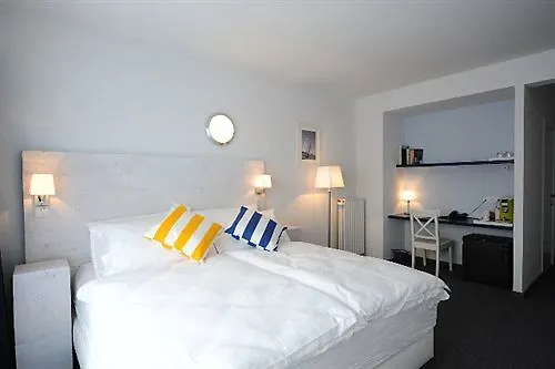 Avenue Beach Hotel Ostende 3*,