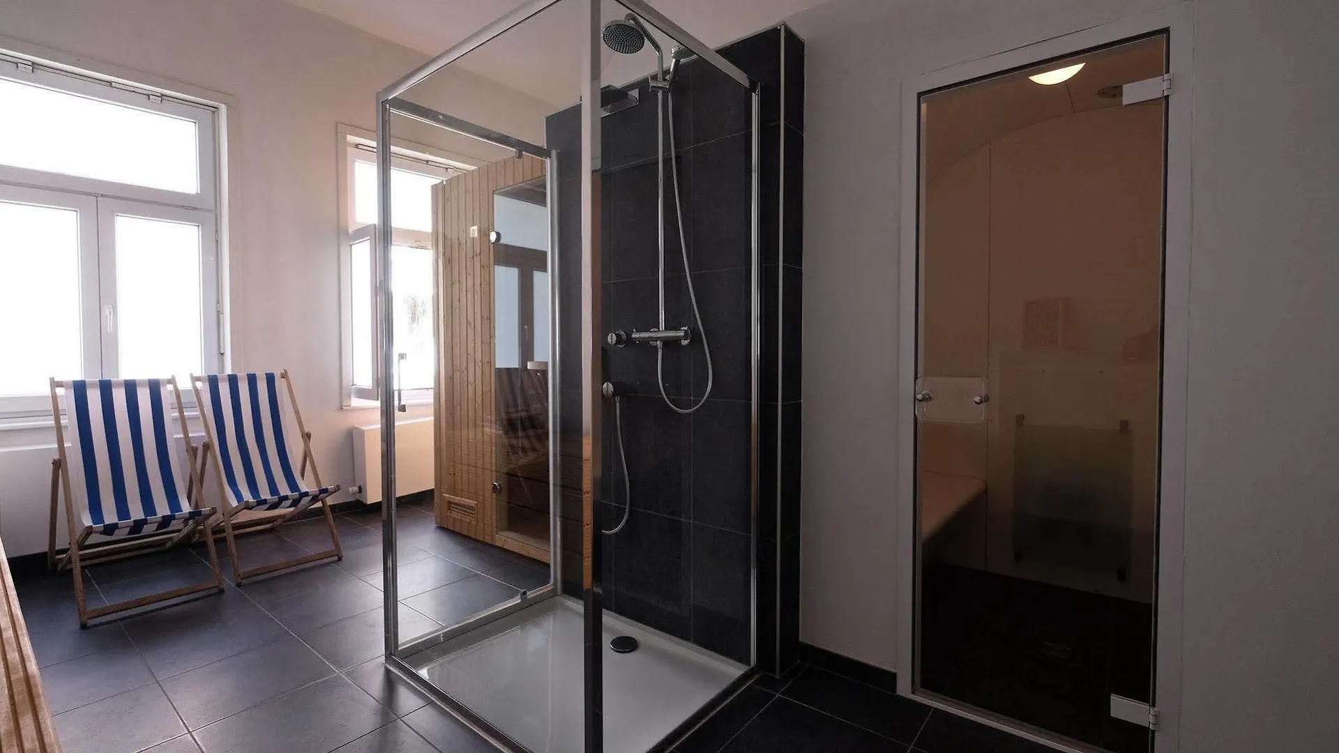 Avenue Beach Hotel Ostende 3*,